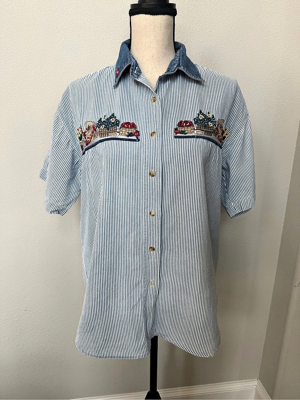 Vintage Quizz Again Striped Embroidered Shirt Blue & White